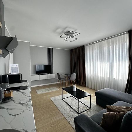 Em02- Apartament 2 Camere Luxury Târgu Jiu Exterior foto