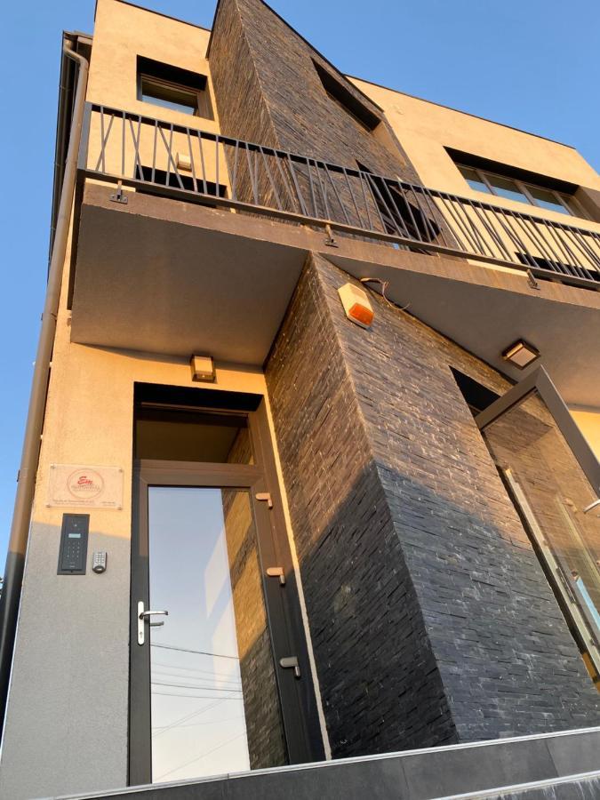 Em02- Apartament 2 Camere Luxury Târgu Jiu Exterior foto